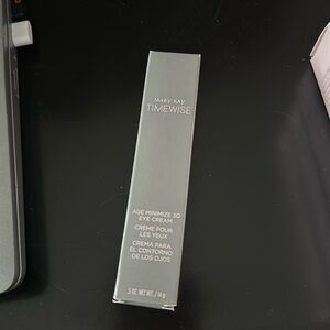 Mary Kay Timewise Age Minimize 3D eye cream.